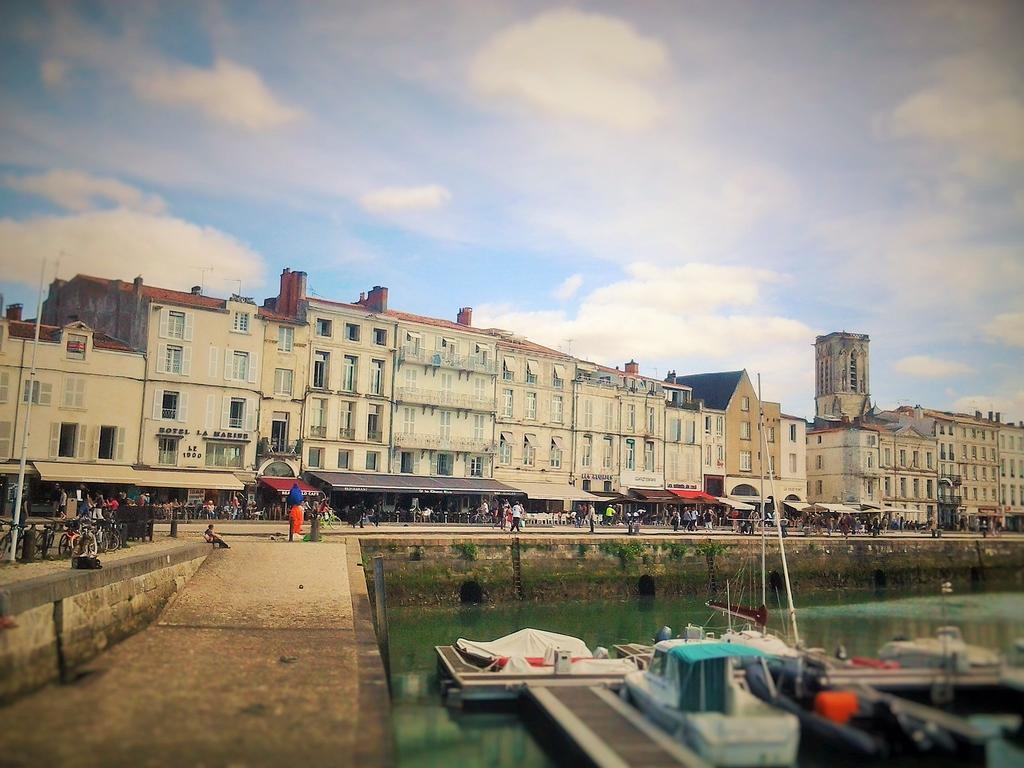 Hotel La Marine, Vieux Port La Rochelle  Exterior photo
