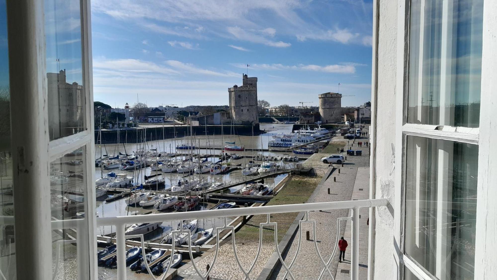 Hotel La Marine, Vieux Port La Rochelle  Room photo