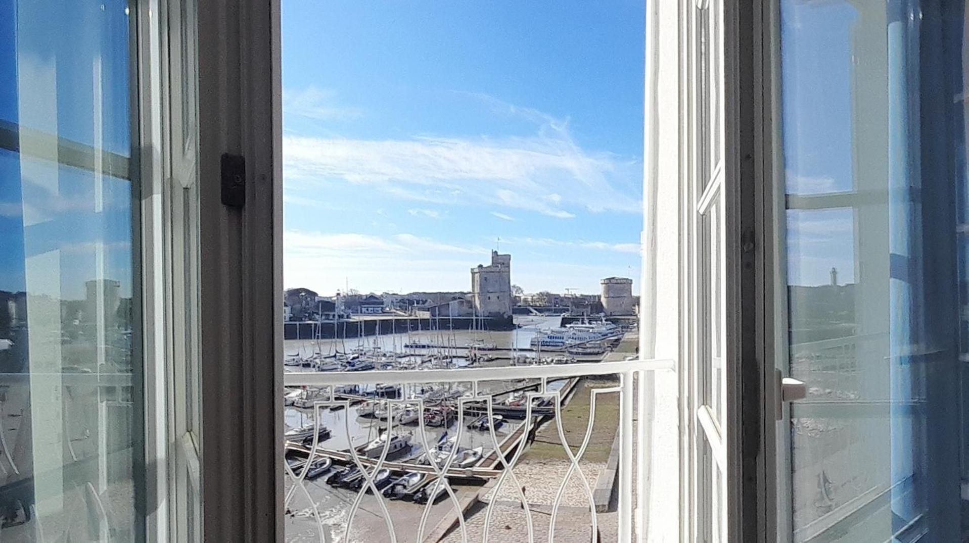 Hotel La Marine, Vieux Port La Rochelle  Exterior photo